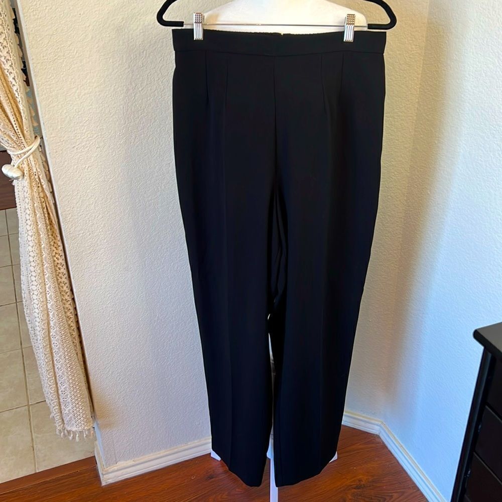 Women's Black Pleated Front Wide Leg Dress Pants ~ Size 18